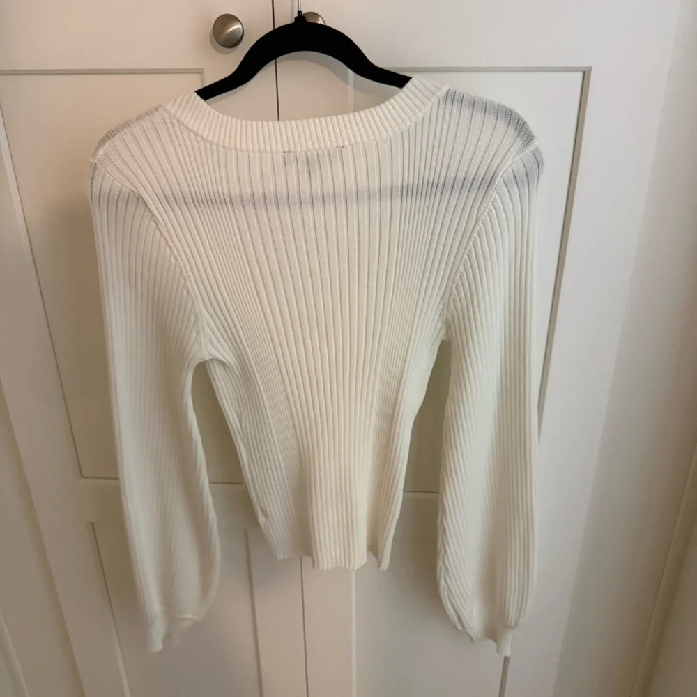 NWOT Lulus Subtle Sensation White Ribbed V-neck Sweater Top - Size M - Picture 5 of 8